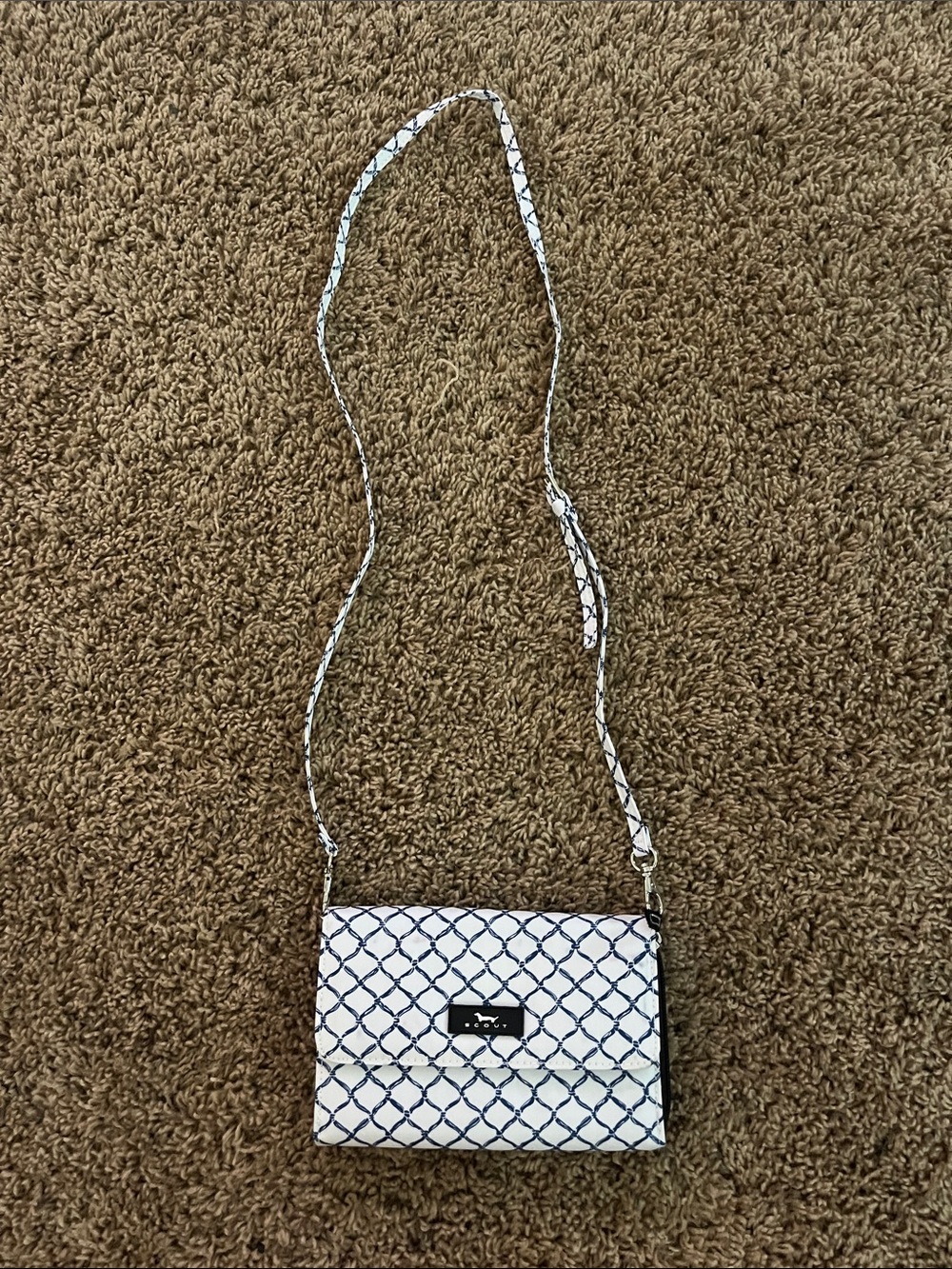 Scout White & Navy Lattice Crossbody Purse